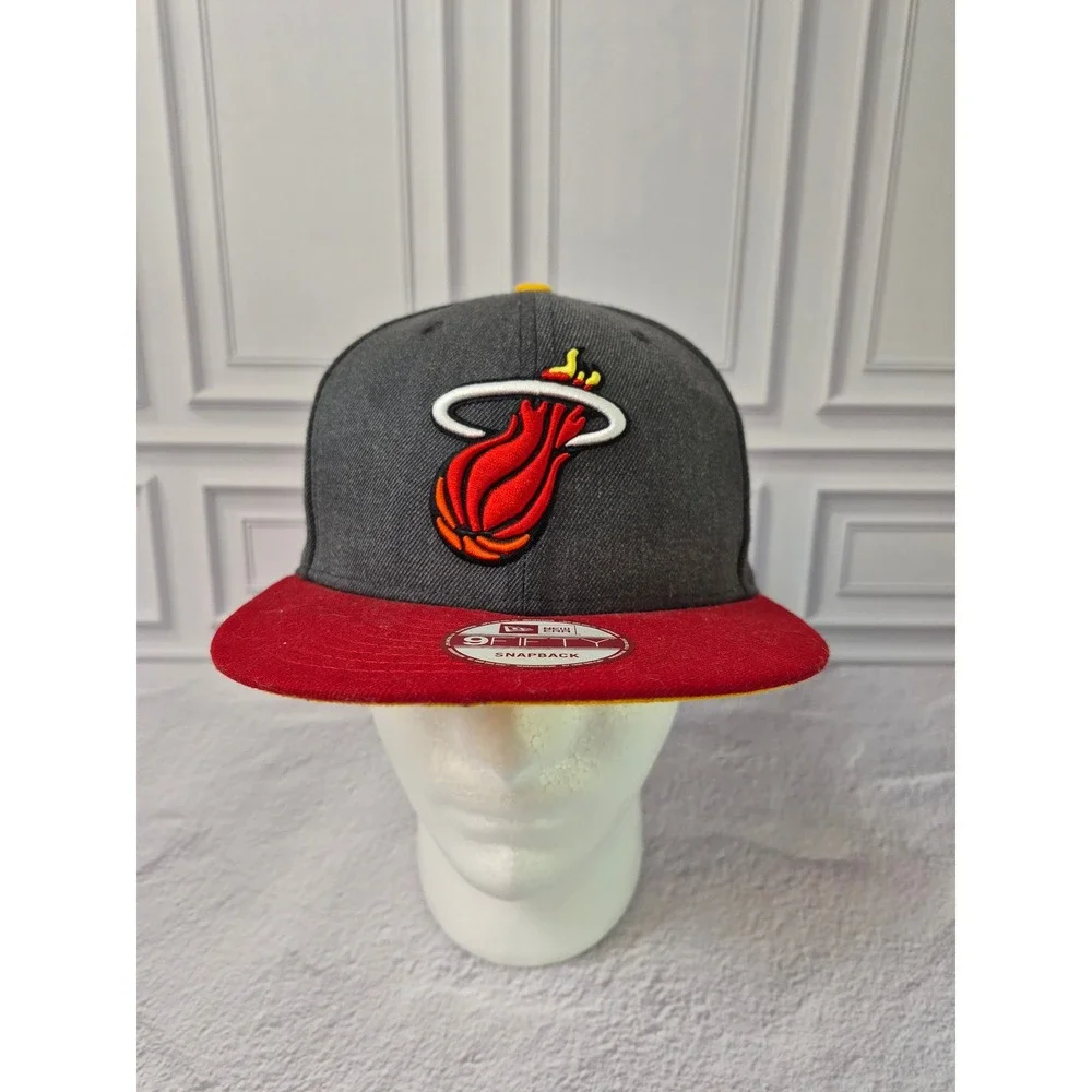 New Era 9Fifty Snapback Flatbrim NBA MIAMI HEAT Hat 3 Time NBA Champions OSFM